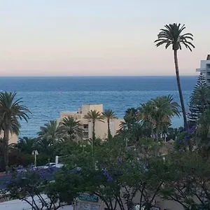 apartamento-junto-al-mar-en-puerto-marina.1costadelsol.com/